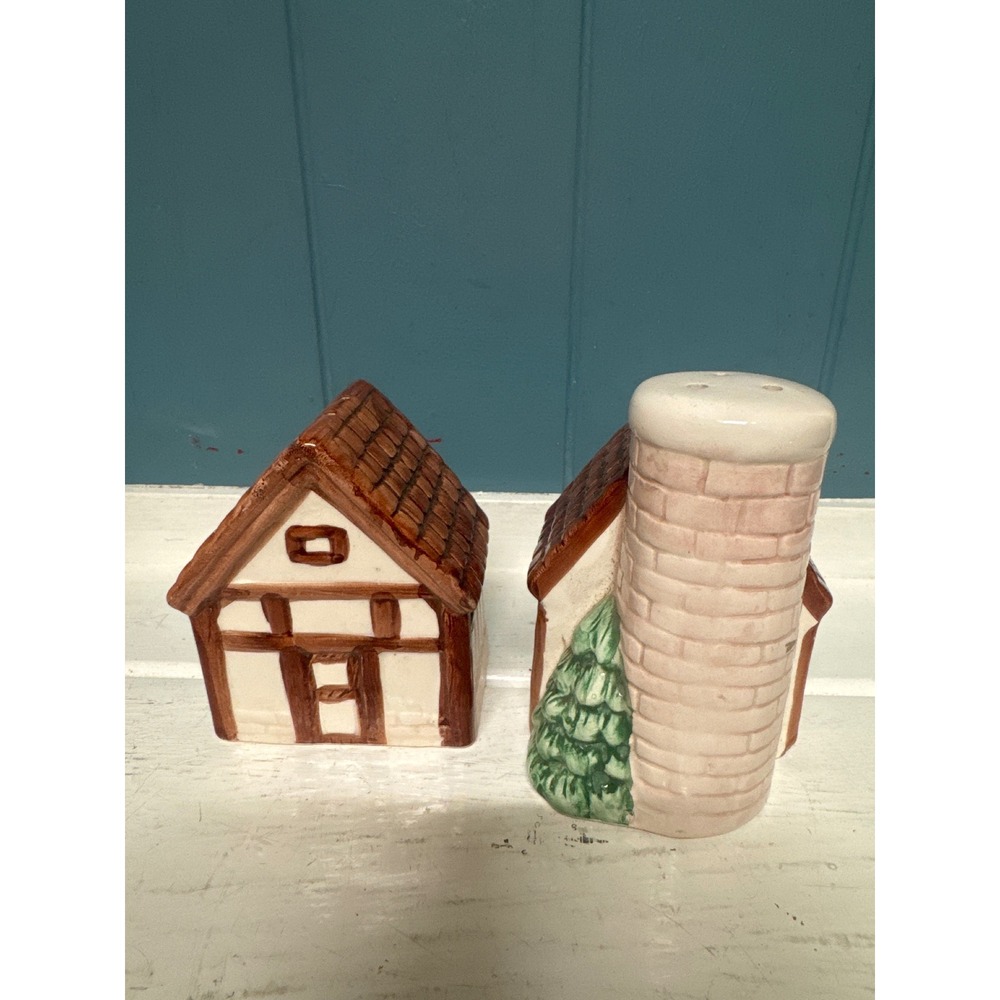 Mount Pleasant Pottery Farmhouse Salt Pepper Shakers Set House Barn Vtgโ Ceramic